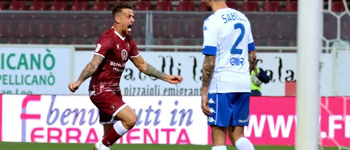 Reggina, il saluto del “Tanque” Denis: «Grazie di tutto, siete un popolo stupendo»