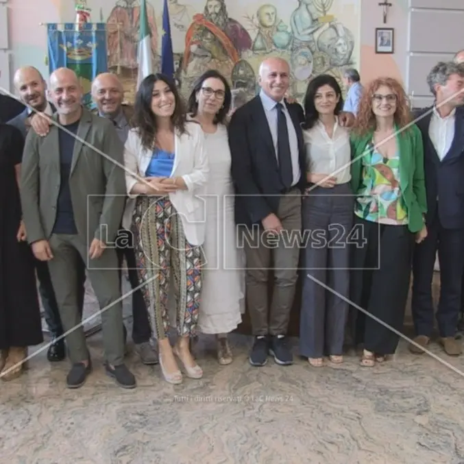 Cittadinanza onoraria per minori stranieri: dopo Bologna anche a Cosenza ci sarà lo Ius soli