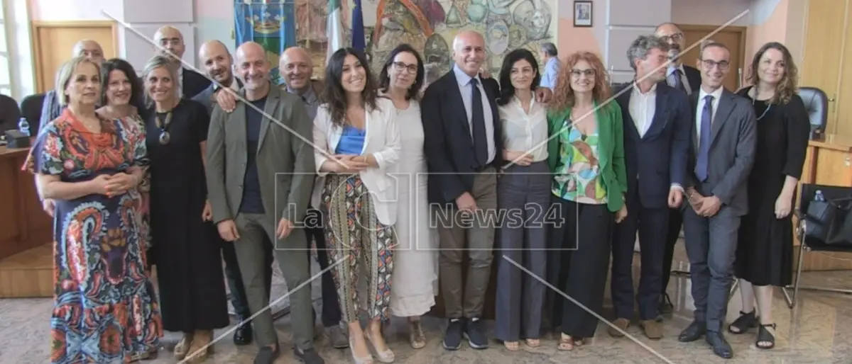 Cittadinanza onoraria per minori stranieri: dopo Bologna anche a Cosenza ci sarà lo Ius soli