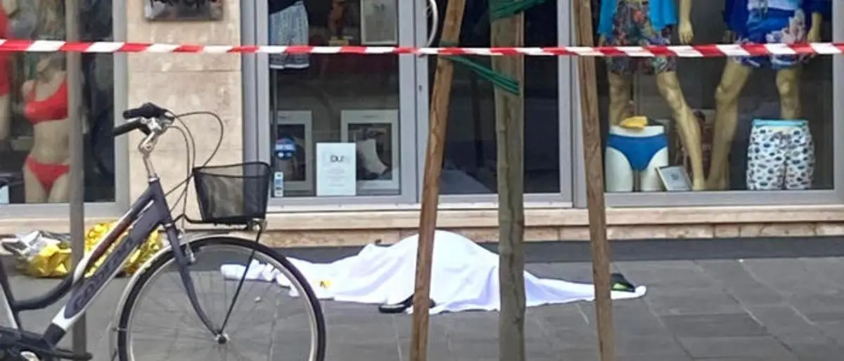 Civitanova Marche, ambulante nigeriano ucciso a colpi di stampella: fermato un italiano di 32 anni