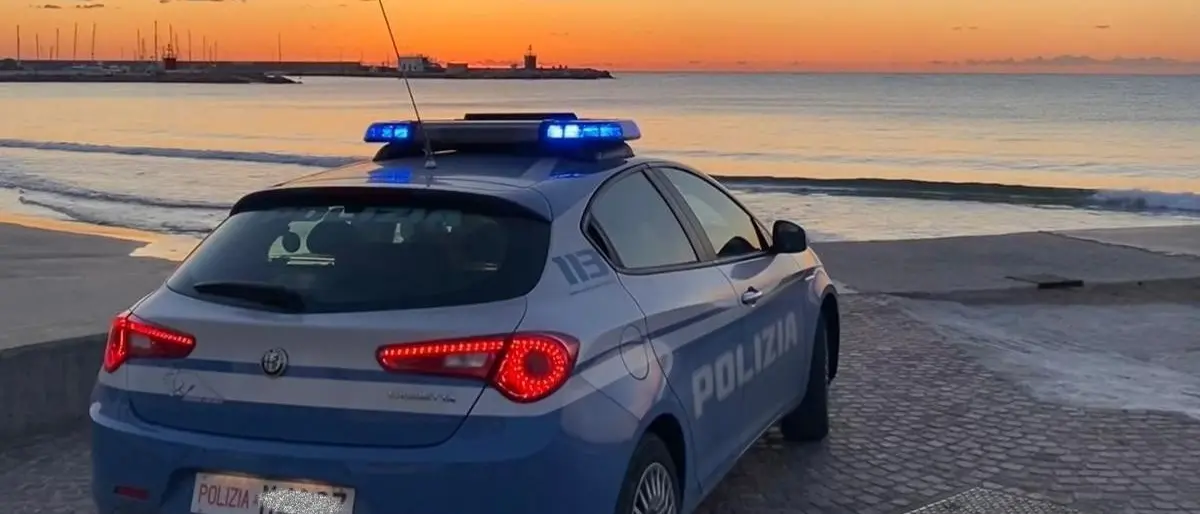 Isola Capo Rizzuto, pesca di frodo con esplosivo: uomo denunciato dalla polizia