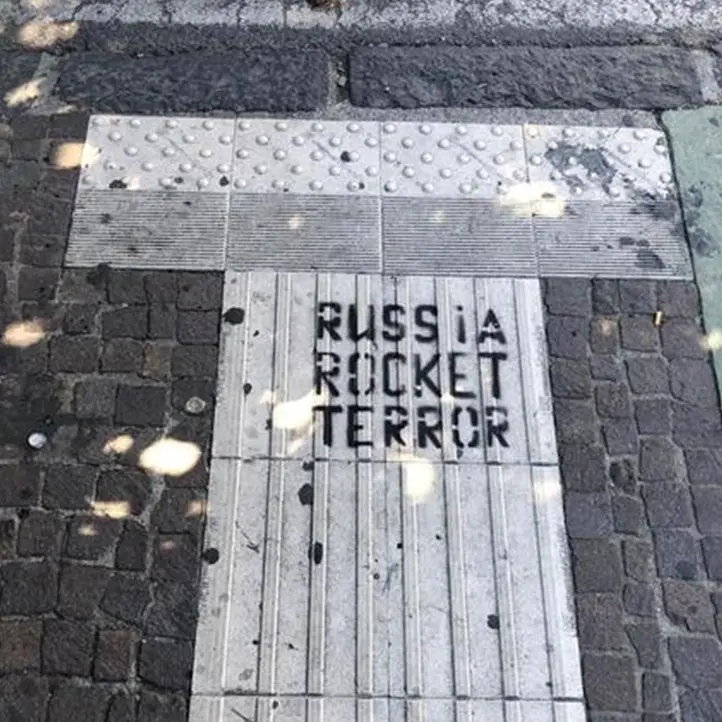 “Russia rocket terror”: a Cosenza apparse scritte vicino a Prefettura e Questura, indagini in corso