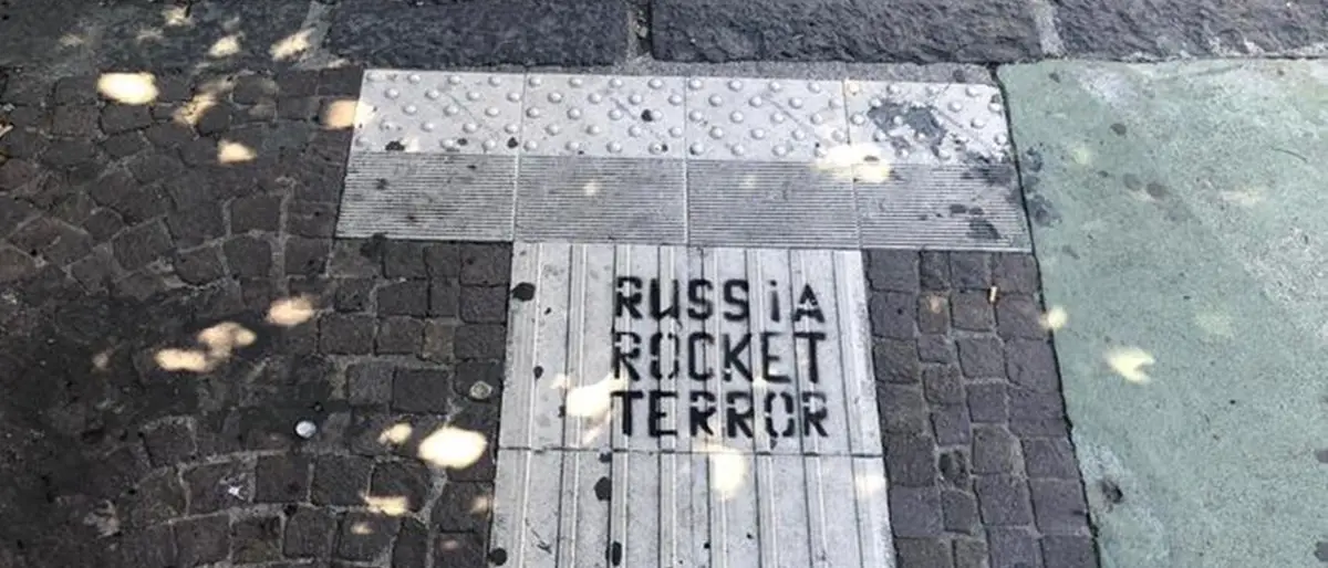 “Russia rocket terror”: a Cosenza apparse scritte vicino a Prefettura e Questura, indagini in corso