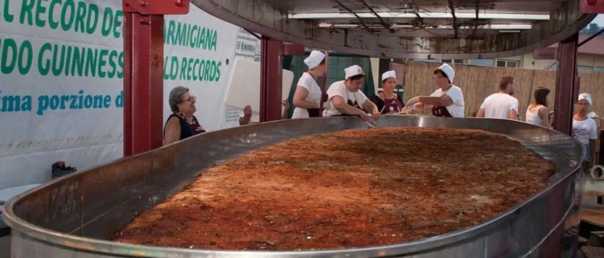 Reggio, alla sagra della melanzana di Salice Calabro la parmigiana record da 378 chili