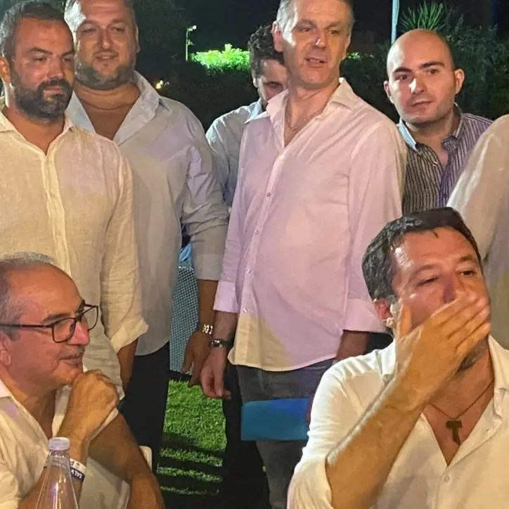 Salvini chiude il tour elettorale a Reggio per la cena con i militanti ma tante le assenze