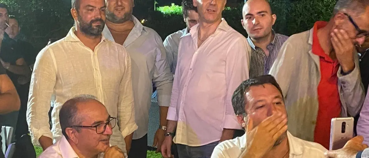 Salvini chiude il tour elettorale a Reggio per la cena con i militanti ma tante le assenze