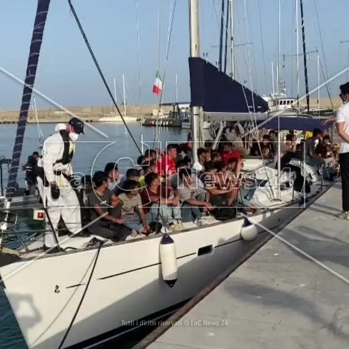 Dopo un mese di tregua riprendono gli sbarchi a Roccella, arrivati 88 migranti