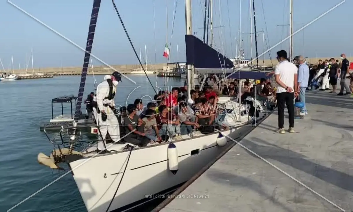 Dopo un mese di tregua riprendono gli sbarchi a Roccella, arrivati 88 migranti