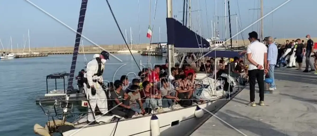 Dopo un mese di tregua riprendono gli sbarchi a Roccella, arrivati 88 migranti
