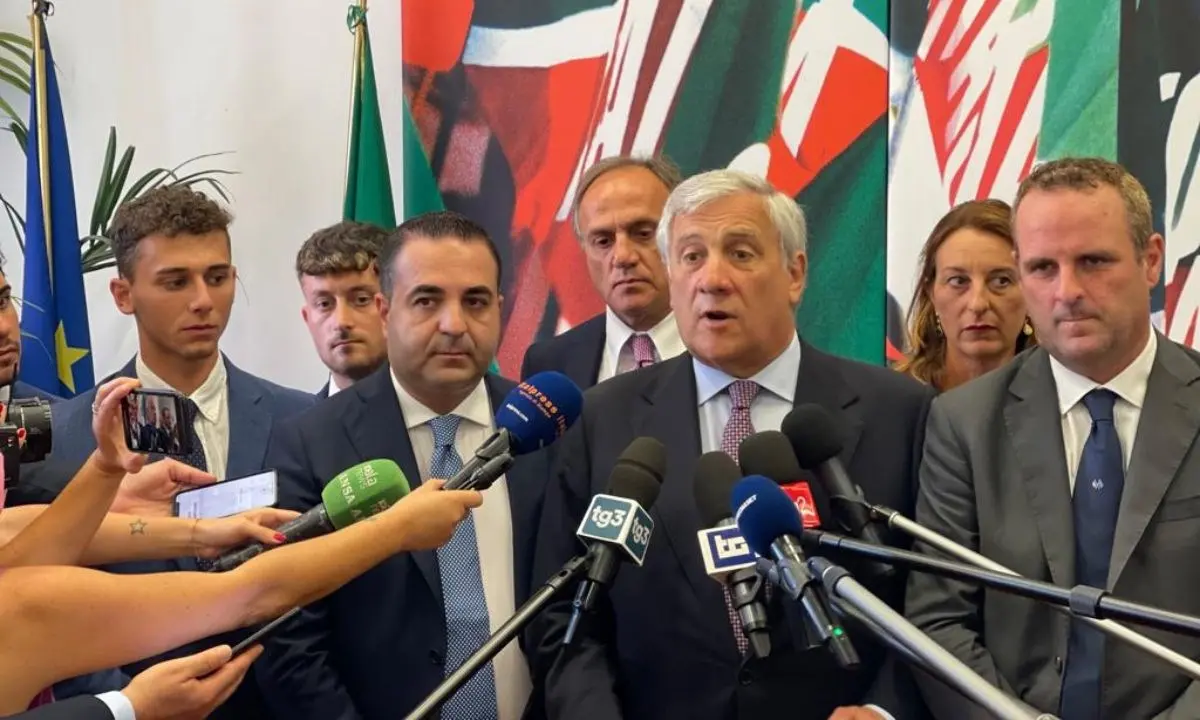 150 amministratori del Reggino aderiscono a Forza Italia, l’annuncio di Cannizzaro e Tajani a Roma