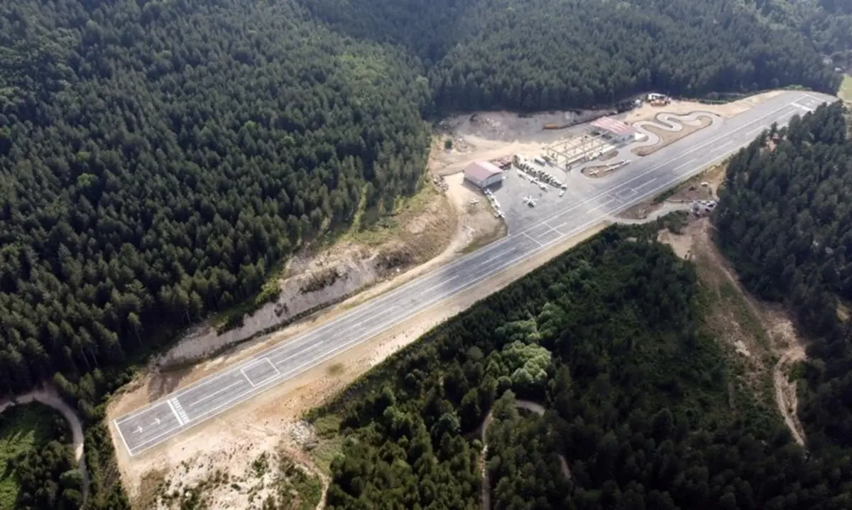 La Calabria mette le ali, dalla montagna al mare in volo in pochi minuti: si punta sull’avioturismo