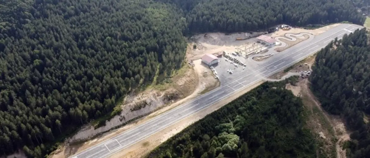 La Calabria mette le ali, dalla montagna al mare in volo in pochi minuti: si punta sull’avioturismo