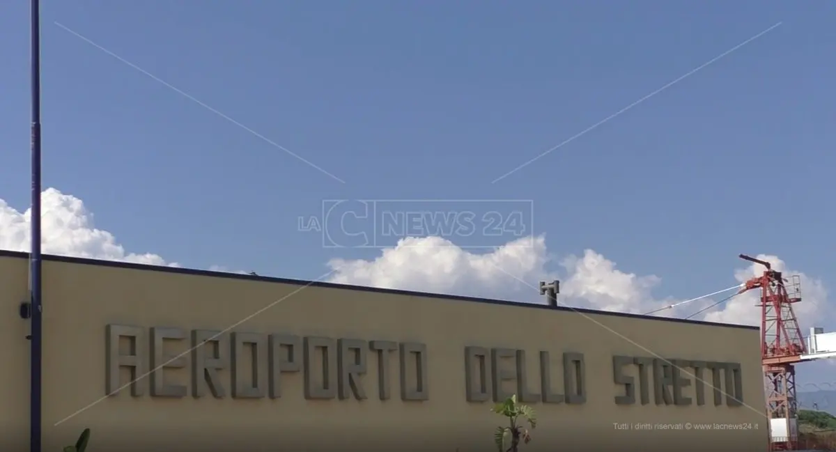 Aeroporto Reggio, idea collegamento via mare da Messina in attesa di nuove rotte e investimenti