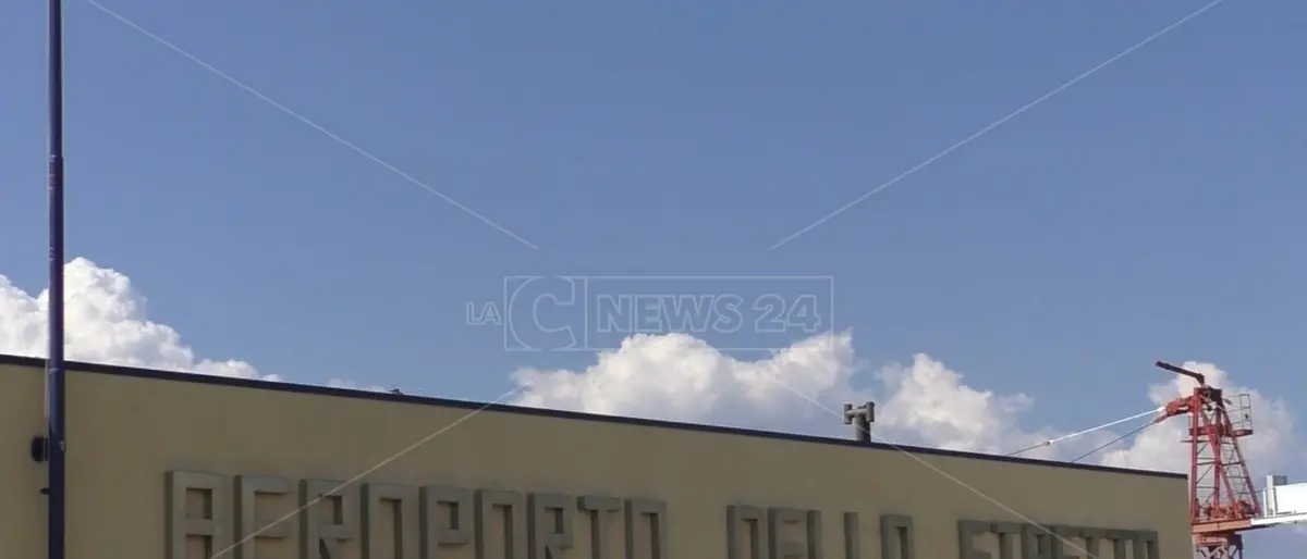 Aeroporto Reggio, idea collegamento via mare da Messina in attesa di nuove rotte e investimenti