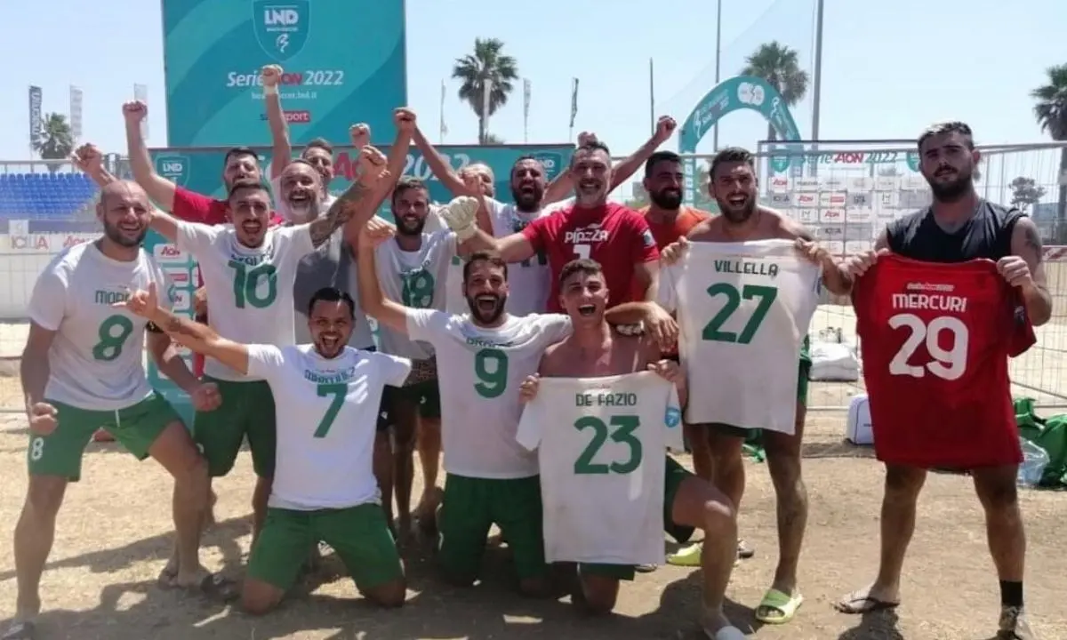 Beach soccer, l’Icierre Lamezia vince i playoff di Promozione e vola in Poule Scudetto