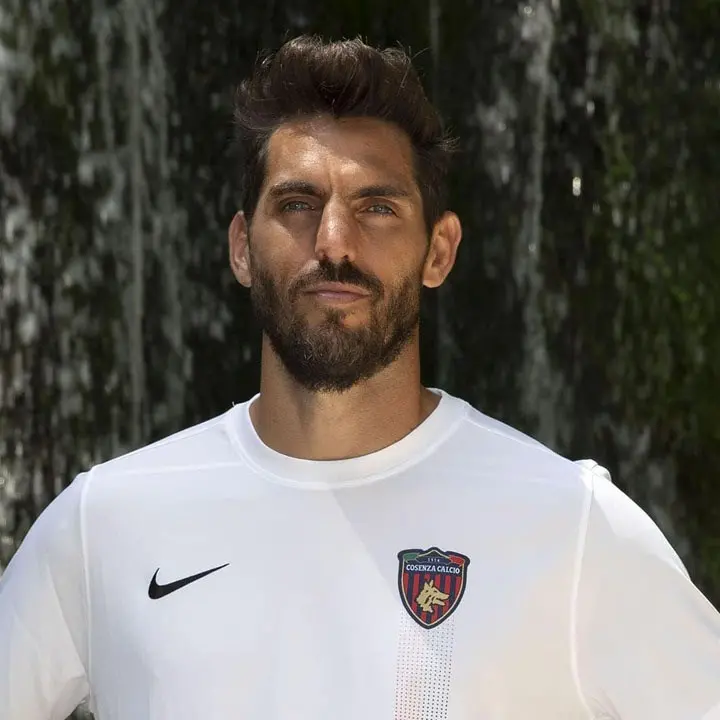 Bologna-Cosenza: le ultime sulla formazione. Larrivey guida l’attacco