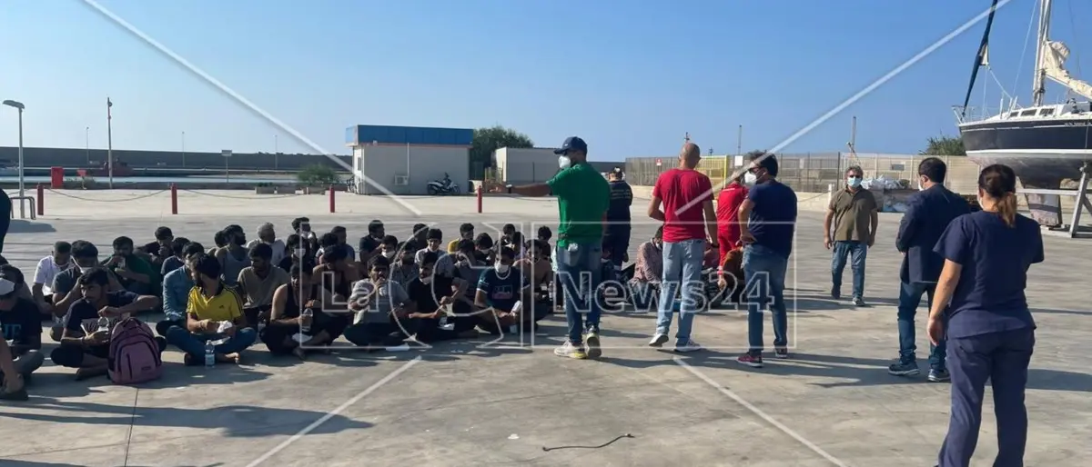 Soccorsi 60 migranti al largo di Monasterace: è il 30esimo sbarco nella Locride