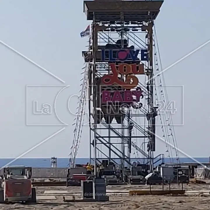 Il Jova Beach Party domina Roccella: tutta la Locride mobilitata per la due giorni di musica in spiaggia