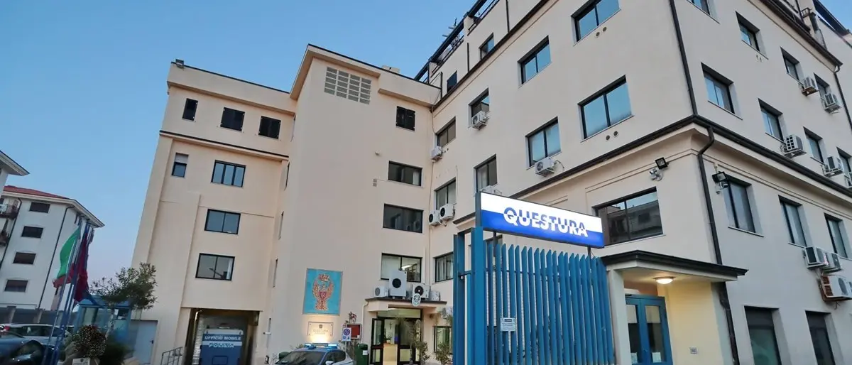 Ferì una persona con bottiglia rotta nel Crotonese, Daspo “Willy” ad un 58enne