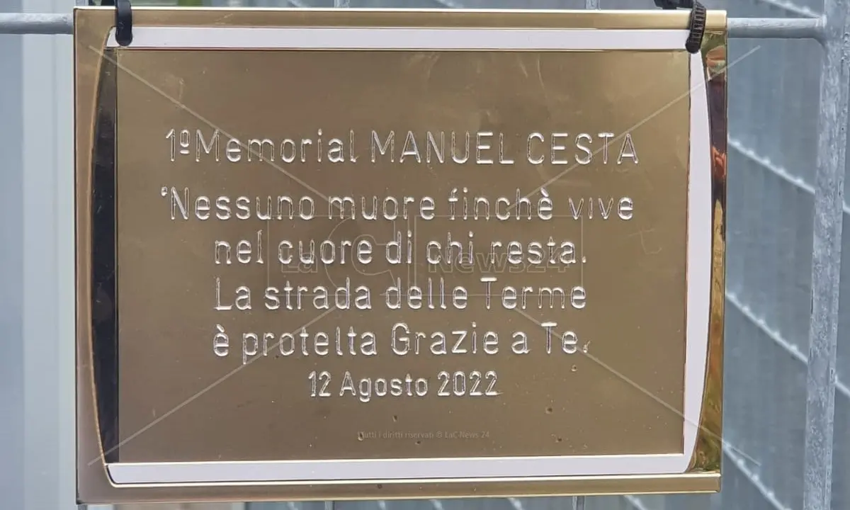 Guardia Piemontese, affissa la targa in memoria del centauro Manuel Cesta morto sulla Provinciale 283