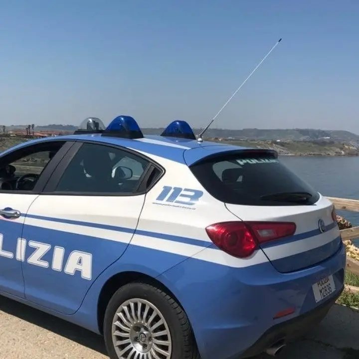 Crotone, ventenne pestato a sangue: la polizia arresta un 22enne
