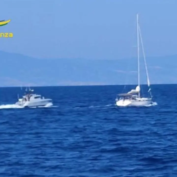 Contrasto immigrazione clandestina, maxioperazione della Gdf di Vibo: fermati 8 presunti trafficanti