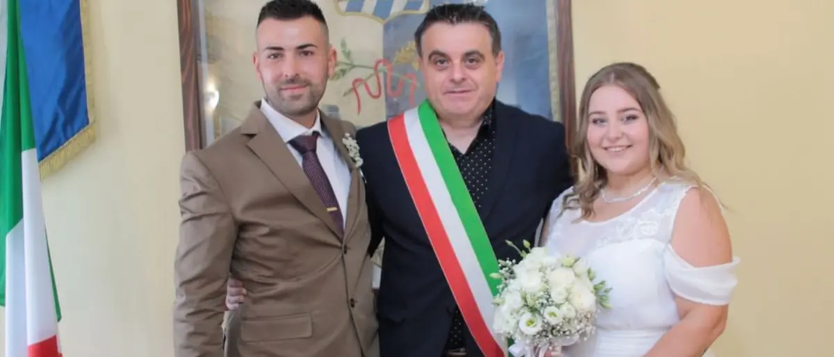 L’amore vince la guerra: lei russa lui ucraino, in Calabria Angelina sposa Bogdan