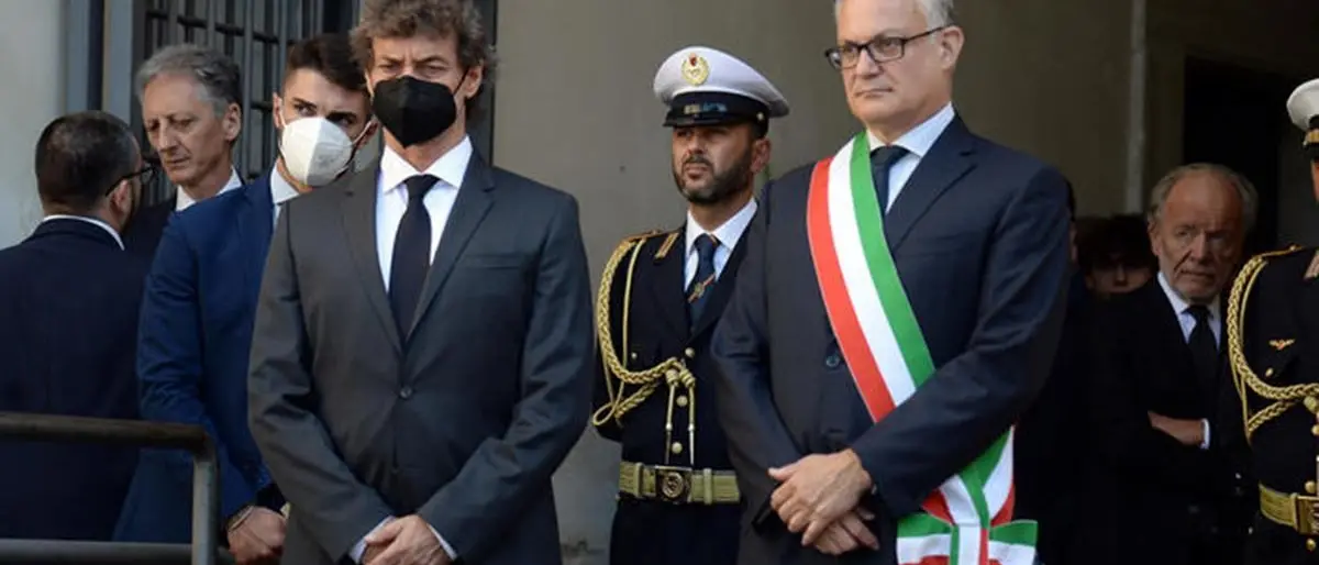 Addio a Piero Angela, in centinaia per l’ultimo saluto in Campidoglio