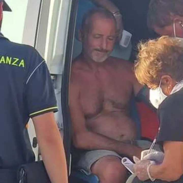 Peschereccio affonda al largo di Capo Vaticano, equipaggio salvato dalla Guardia finanza