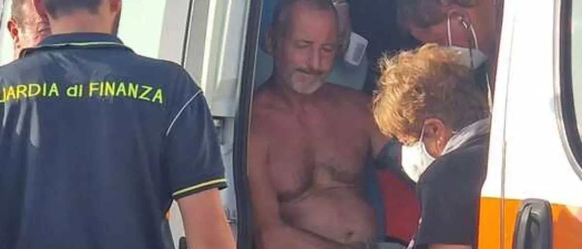 Peschereccio affonda al largo di Capo Vaticano, equipaggio salvato dalla Guardia finanza