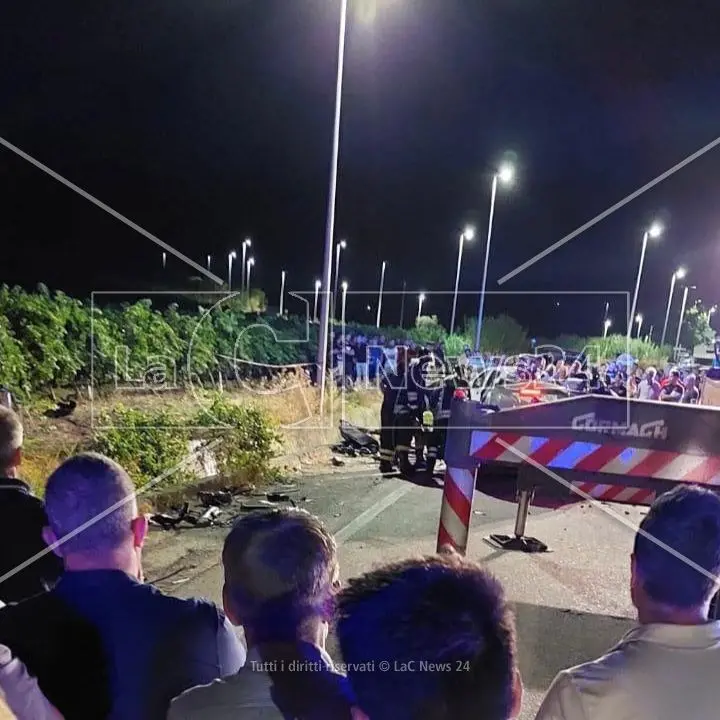 Incidente sulla statale 106 a Cirò Marina, si aggrava il bilancio: morto anche il 24enne di Rocca di Neto