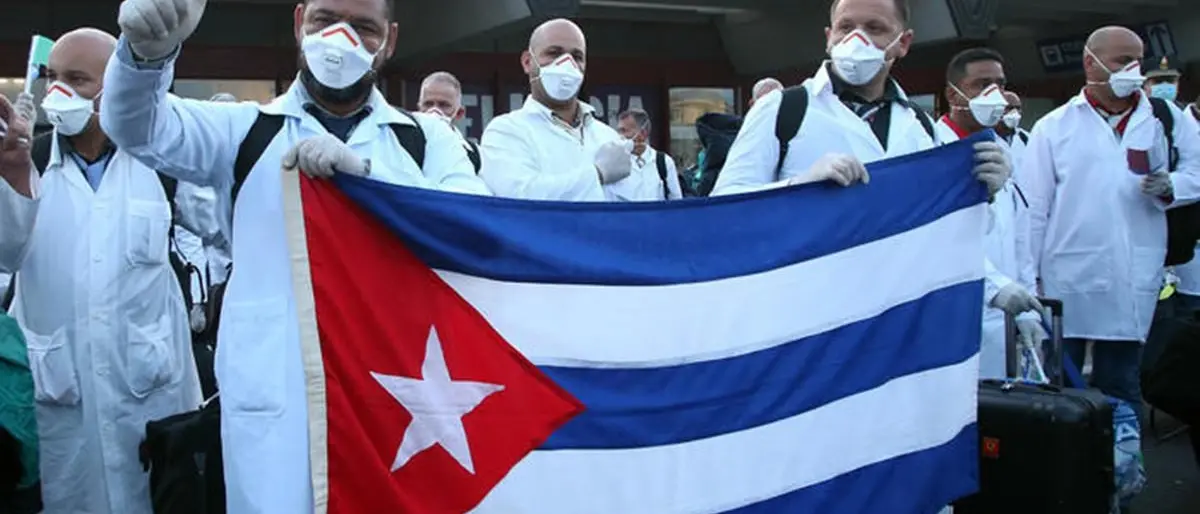Medici cubani in Calabria, avranno un contratto di 3 anni: ecco quanto costeranno alla Regione