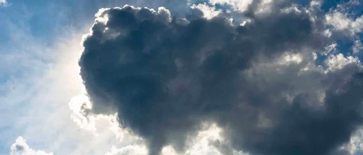 Il caldo ha le ore contate, in arrivo temporali e crollo delle temperature