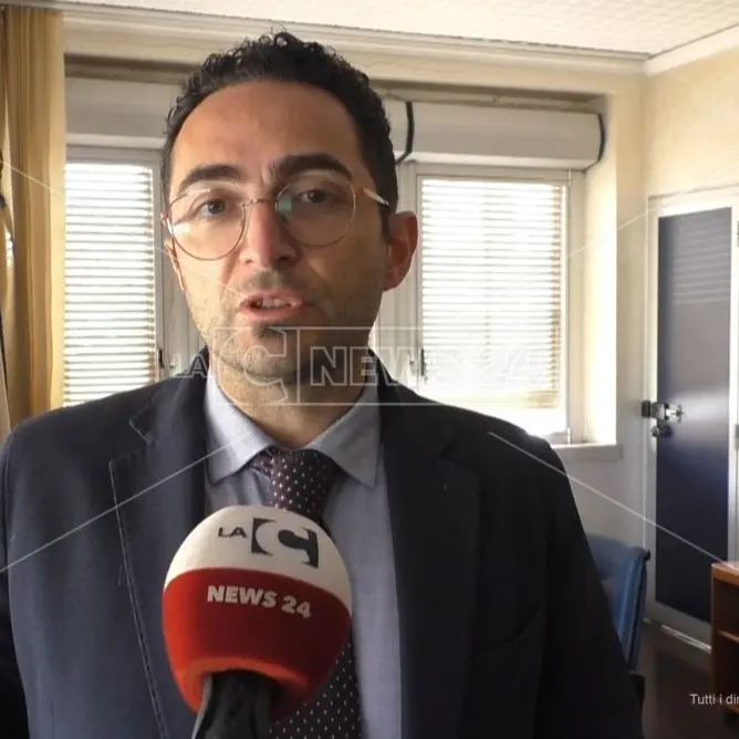 Polistena, rubati due mezzi della nettezza urbana: «Strategia criminale per colpire il Comune»