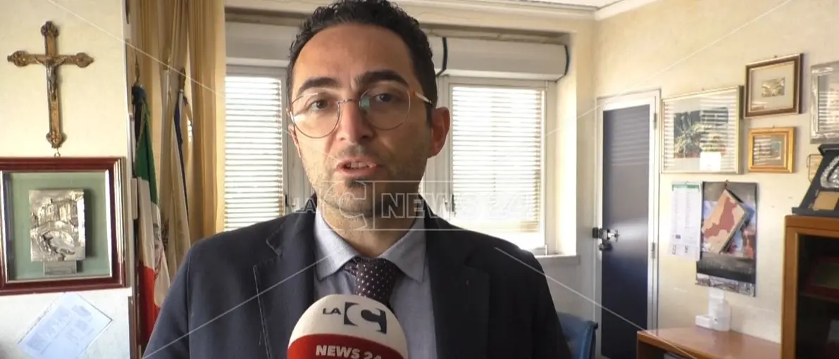 Polistena, rubati due mezzi della nettezza urbana: «Strategia criminale per colpire il Comune»