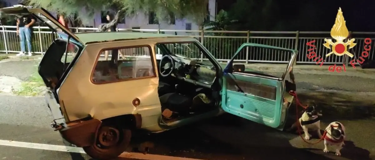 Incidente sulla statale 18 a Nocera, ferite mamma e figlia nell’impatto tra due auto