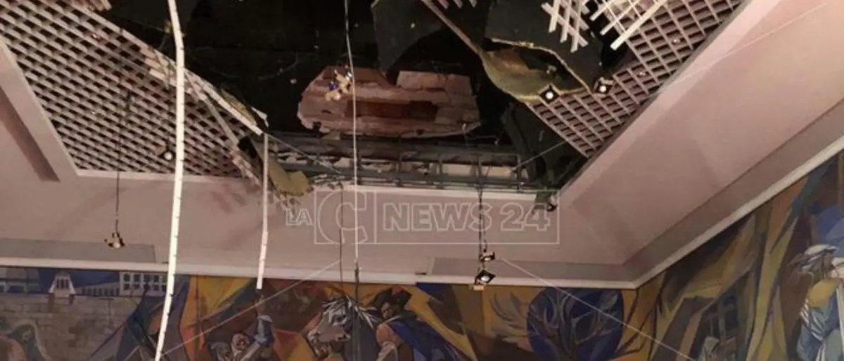 Comune Catanzaro, la Giunta Fiorita accelera per riavere dopo 4 anni e mezzo l’Aula Rossa di Palazzo De Nobili