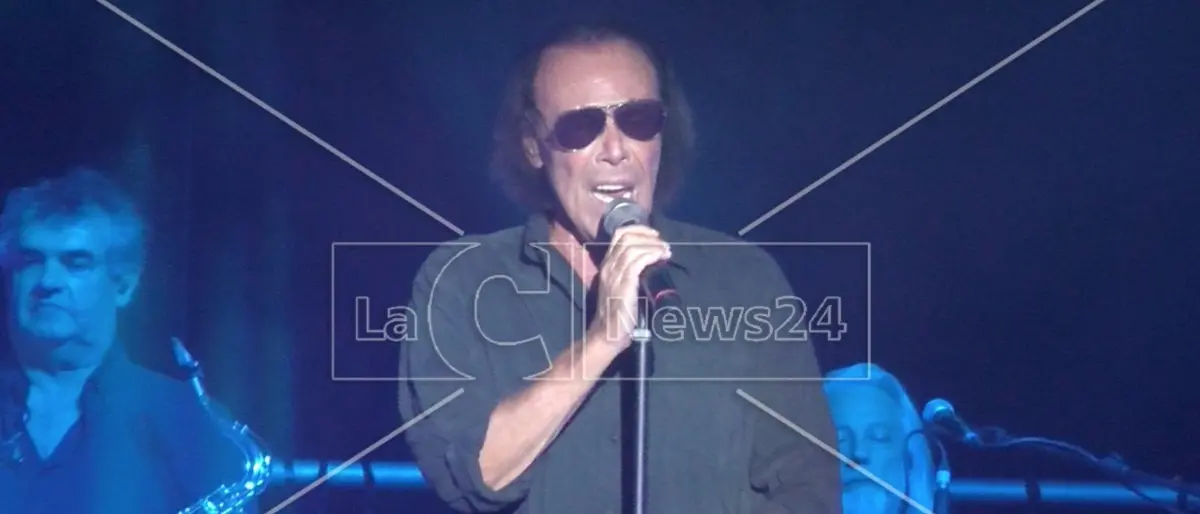 Venditti ringrazia Roccella e fa pace con la Calabria: «Terra meravigliosa, tornerò in vacanza»