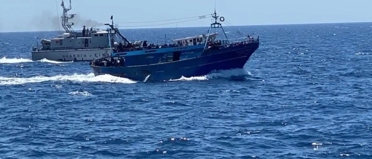 Migranti, arrestati i tre presunti scafisti dello sbarco avvenuto a Crotone il 21 agosto
