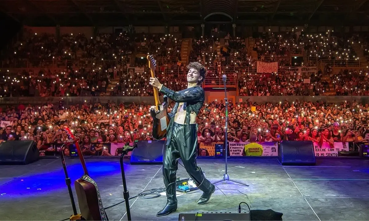 Luigi Strangis incanta la sua Lamezia, oltre 5 mila fan per il concerto del vincitore di Amici