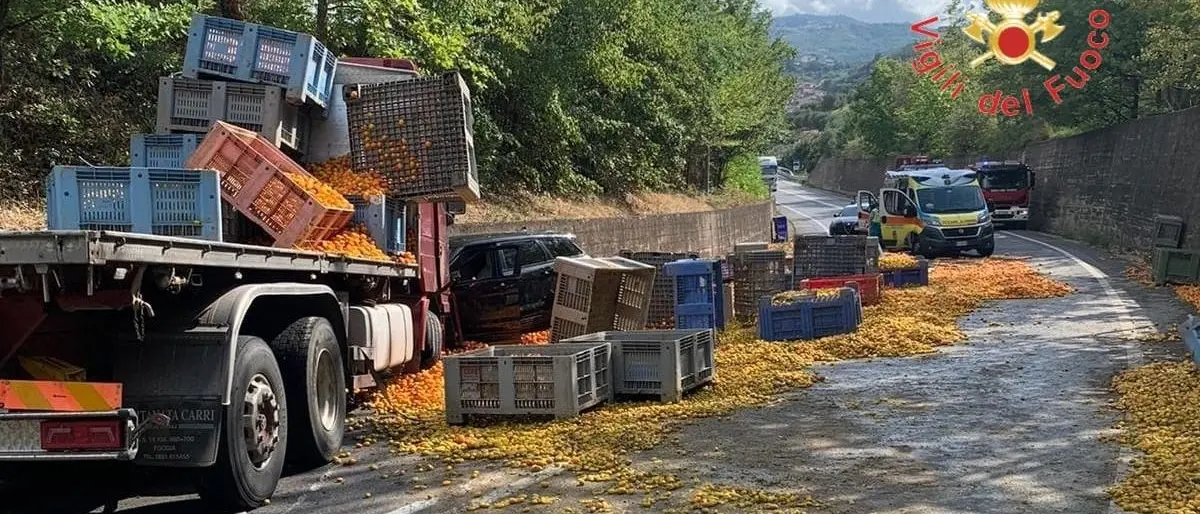 Incidente sulla Silana-Crotonese: scontro tra un’auto, una moto e un camion. Tre feriti, grave il centauro