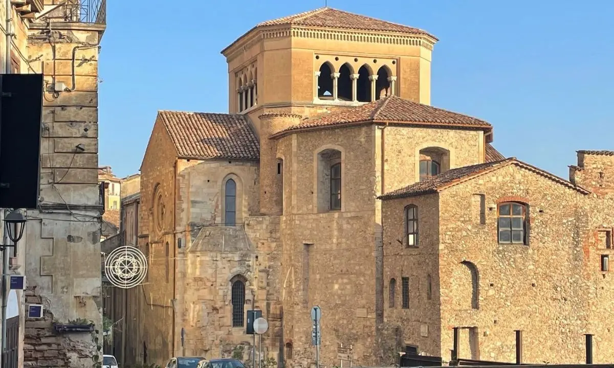 Turista per caso nella Cosenza più antica alla scoperta di una bellezza che rapisce