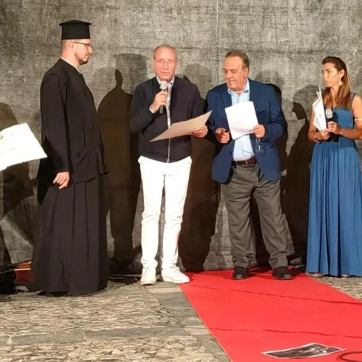 A Civita la grande festa dell’Arberia: consegnati i diplomi ai nuovi cavalieri di Skanderbeg