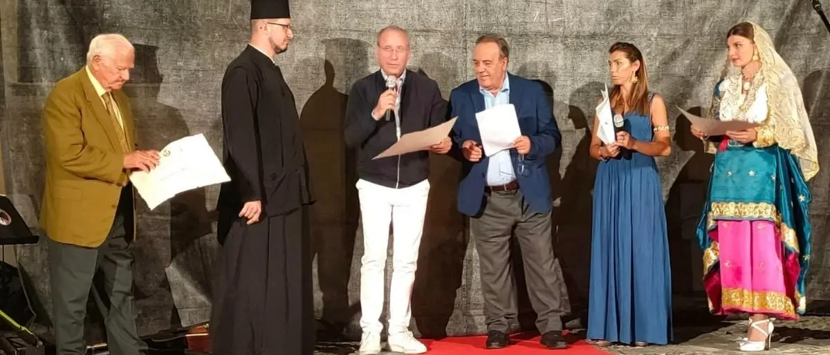 A Civita la grande festa dell’Arberia: consegnati i diplomi ai nuovi cavalieri di Skanderbeg