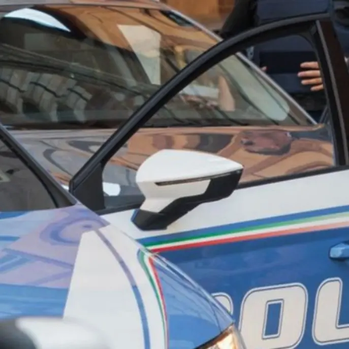 Danneggiamento, ricettazione e detenzione di armi: 30enne arrestato a Reggio