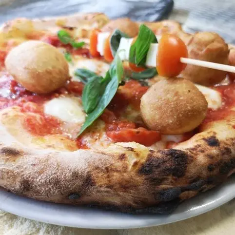 Ristoranti in ginocchio: «Chi compra una pizza a 15 euro? Ma se non aumentiamo i prezzi chiudiamo»