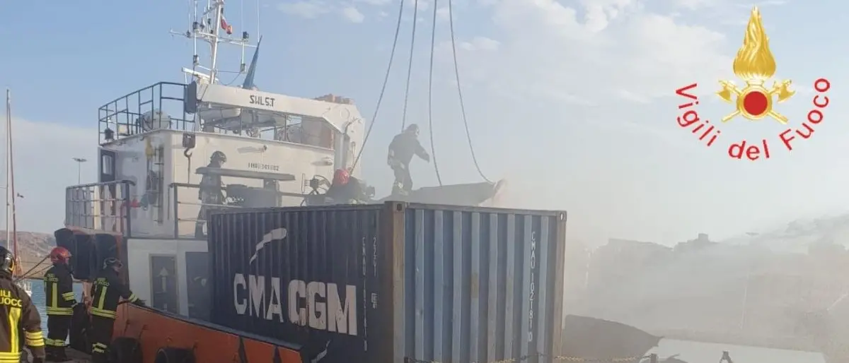 Esplosione al Porto di Crotone, la Procura apre un’inchiesta per accertarne le cause