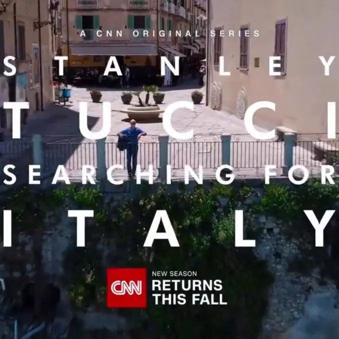 L’immagine di Tropea scelta dalla Cnn per lanciare la nuova serie tv con la star del cinema Stanley Tucci