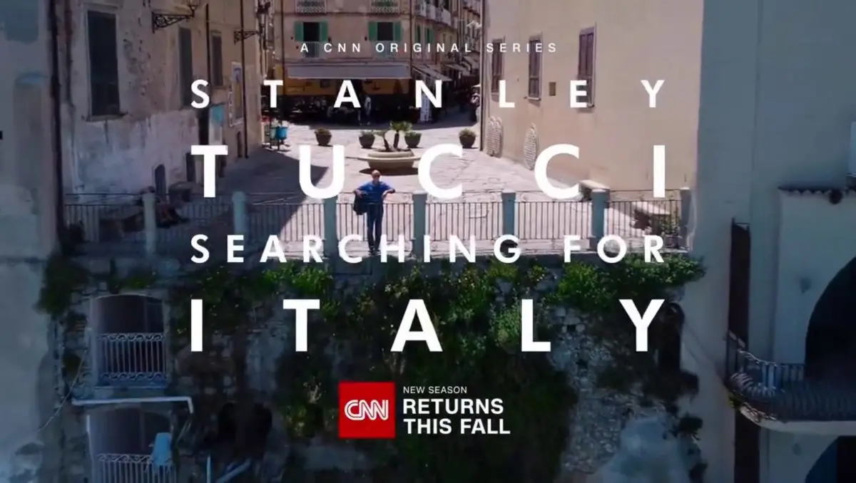 L’immagine di Tropea scelta dalla Cnn per lanciare la nuova serie tv con la star del cinema Stanley Tucci