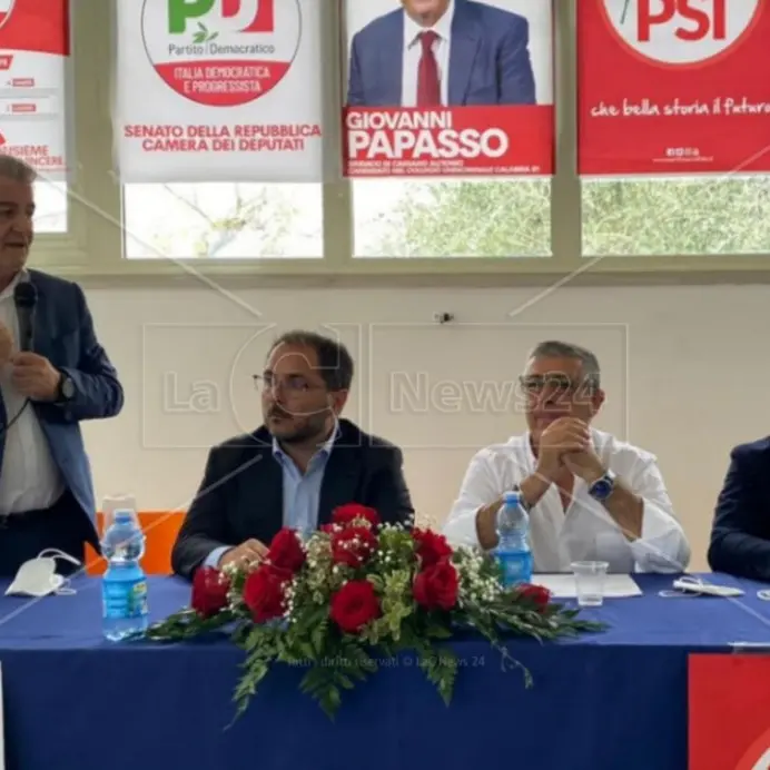 Il Psi apre la campagna elettorale a Cassano e rilancia i rigassificatori: «C’è bisogno di investire»